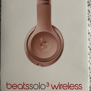 Beats Solo3 Wireless. ( Limited time editions)
